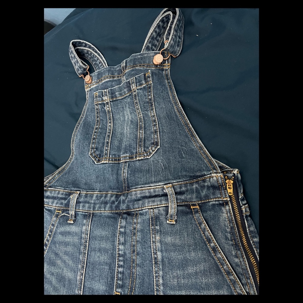Old navy denim overall for women. - Picture 4 of 4